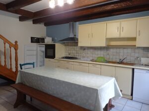 cuisine vers escalier