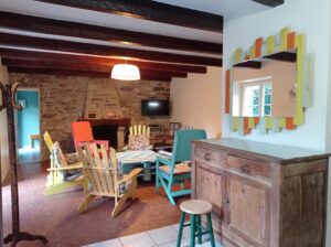 salon vue vers cheminée